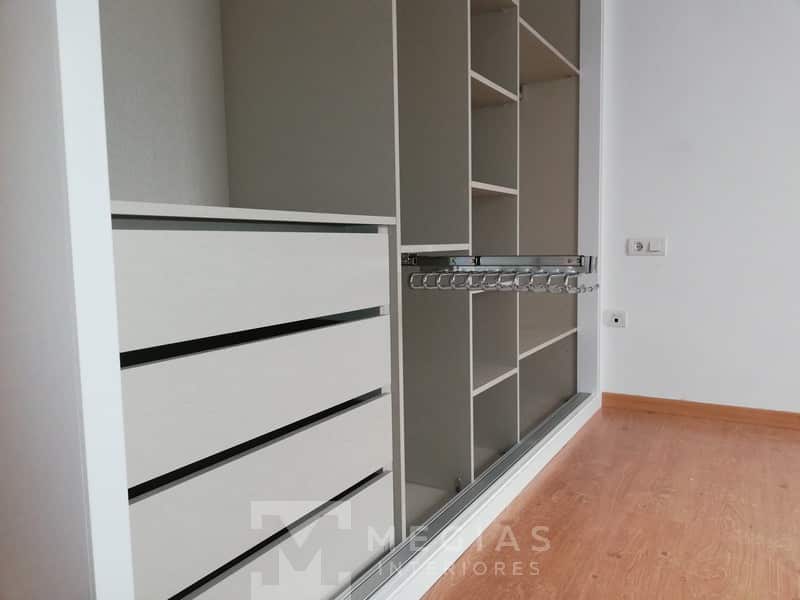 fabricacion e instalacion de armario vestidor y cocina en granada03